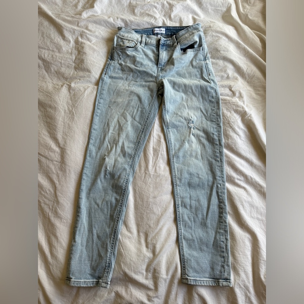 STUDIO BLUE: Light wash skinny jeans — Great condition